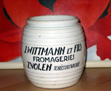 ceramic container used to export bryndza